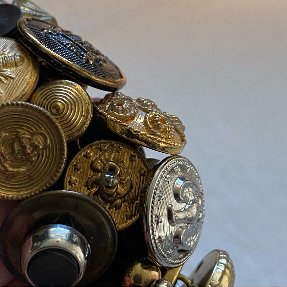 7" Button Bracelet - Picture 9 of 15